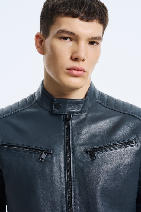 куртка из натуральной кожи из россии вид сбоку