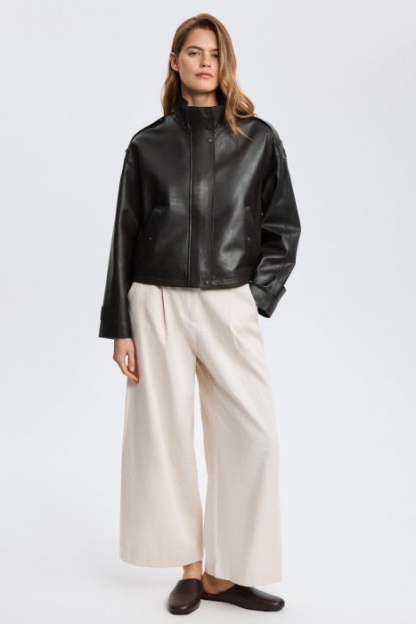 куртка из натуральной кожи от бренда снежная королева вид слева