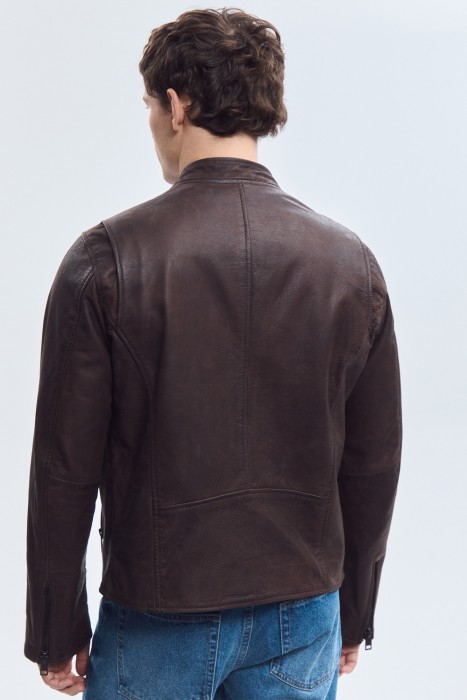 куртка из натуральной кожи по цене 15320 руб вид справа