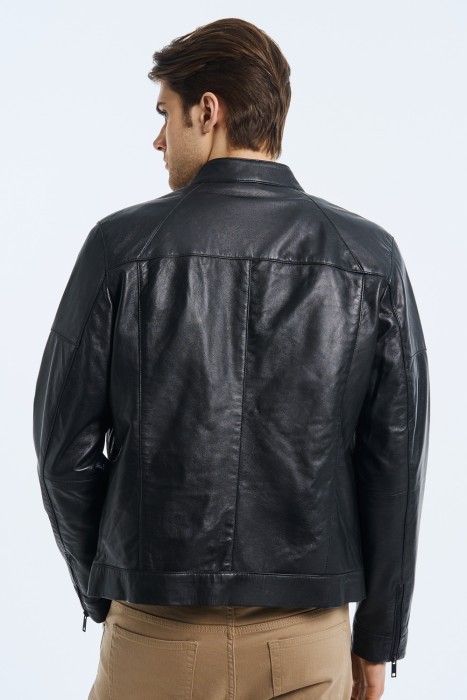 куртка из натуральной кожи по цене 11980 руб вид справа