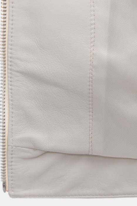 куртка из натуральной кожи по цене 15440 руб вид справа