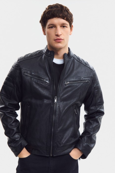 куртка из натуральной кожи от бренда снежная королева вид слева