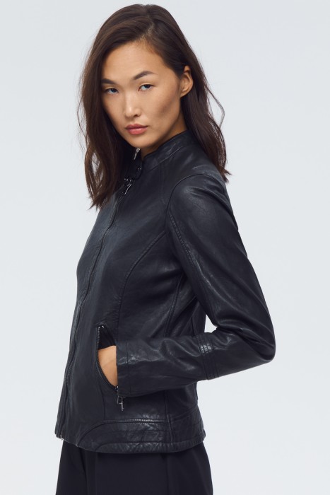 куртка из натуральной кожи от бренда снежная королева вид слева