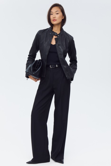 куртка из натуральной кожи по цене 15450 руб вид справа