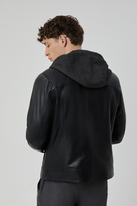 куртка из натуральной кожи по цене 13640 руб вид справа