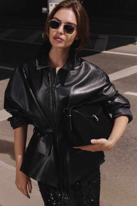 куртка из натуральной кожи по цене 17460 руб вид справа