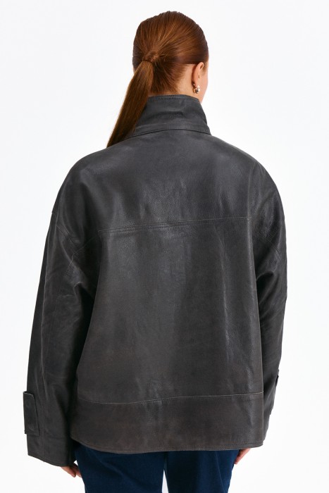 куртка из натуральной кожи по цене 16180 руб вид справа