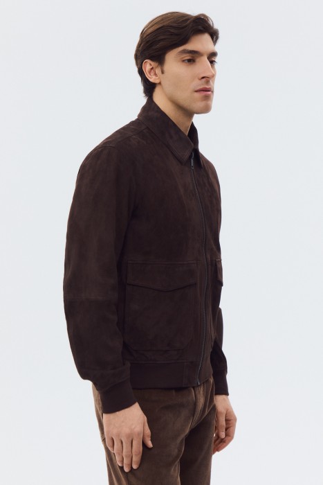 куртка из натуральной замши по цене 16790 руб вид справа