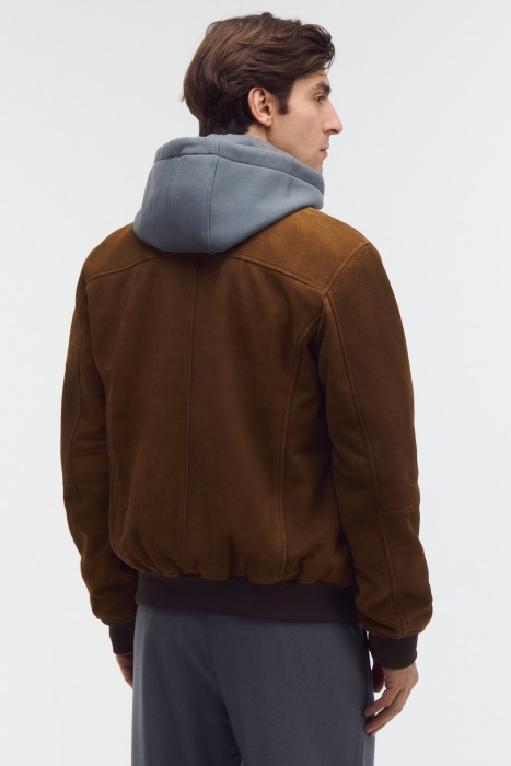 куртка из натуральной замши по цене 13430 руб вид справа