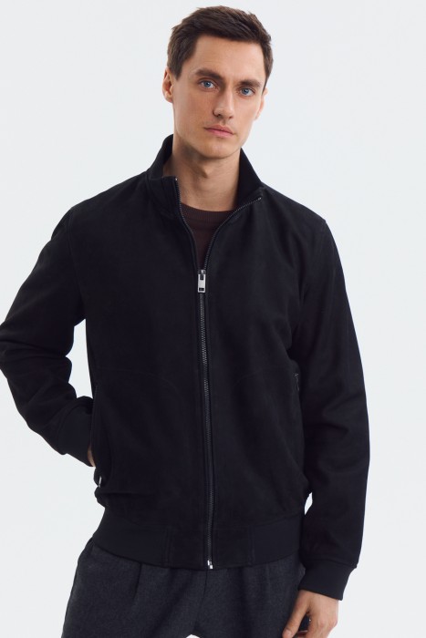 куртка из натуральной замши по цене 13430 руб вид справа