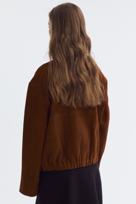 куртка из натуральной замши по цене 20150 руб вид справа