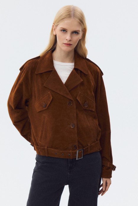 куртка из натуральной замши от бренда снежная королева вид слева