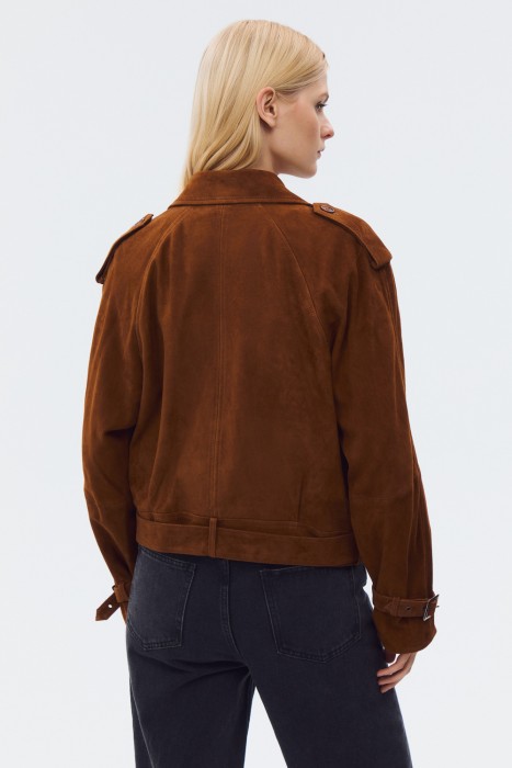 куртка из натуральной замши по цене 22840 руб вид справа