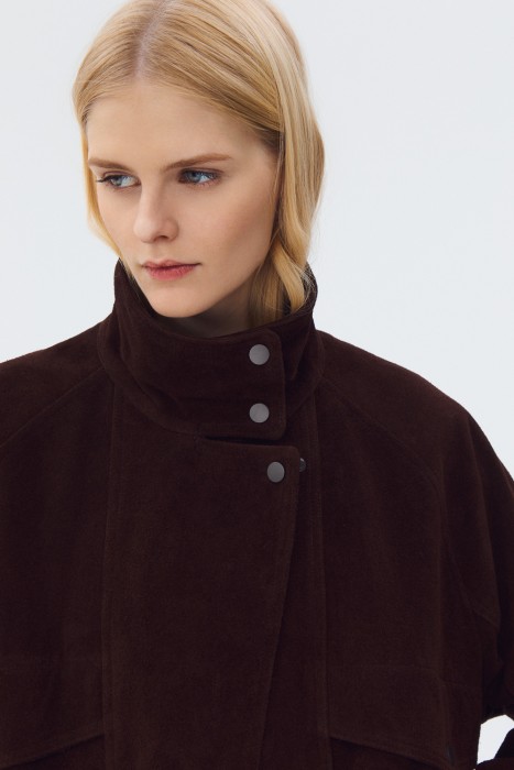 куртка из натуральной замши от бренда снежная королева вид слева