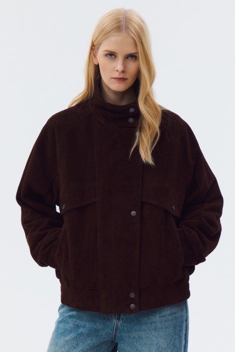 куртка из натуральной замши по цене 28880 руб вид справа