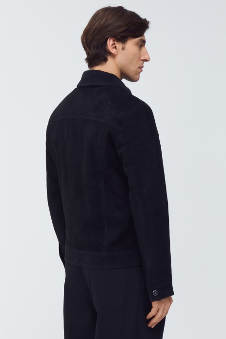 куртка из натуральной замши по цене 15440 руб вид справа