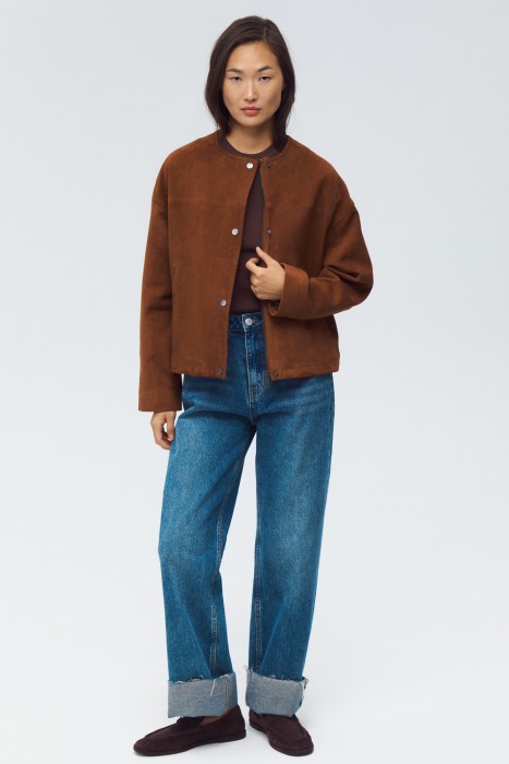 куртка из натуральной замши от бренда снежная королева вид слева