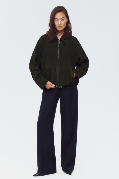 куртка из натуральной замши от бренда снежная королева вид слева