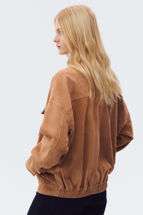 куртка из натуральной замши по цене 18800 руб вид справа