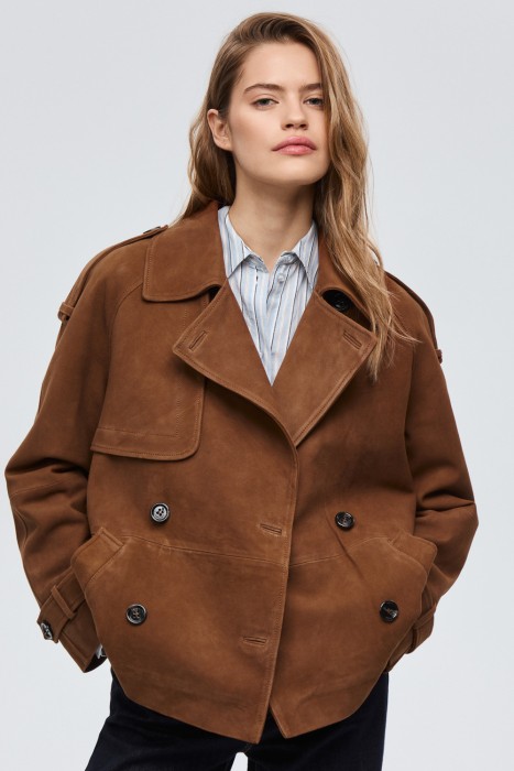 куртка из натуральной замши от бренда снежная королева вид слева