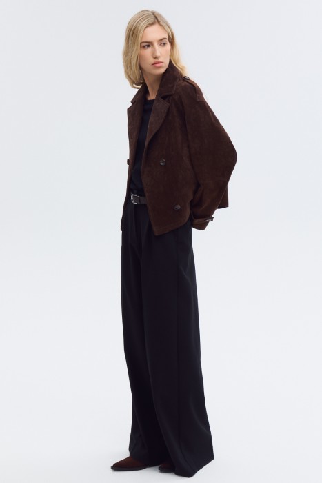 куртка из натуральной замши от бренда снежная королева вид слева