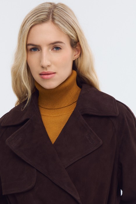 куртка из натуральной замши от бренда снежная королева вид слева