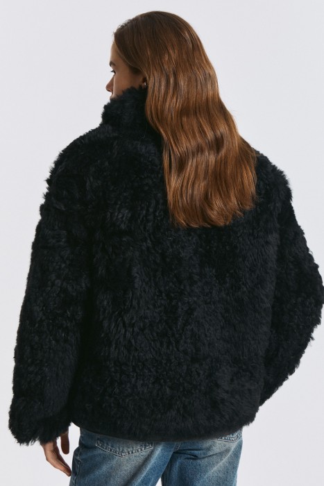 куртка из овчины по цене 22020 руб вид справа