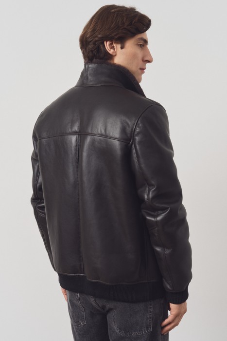 куртка из овчины от бренда снежная королева вид слева