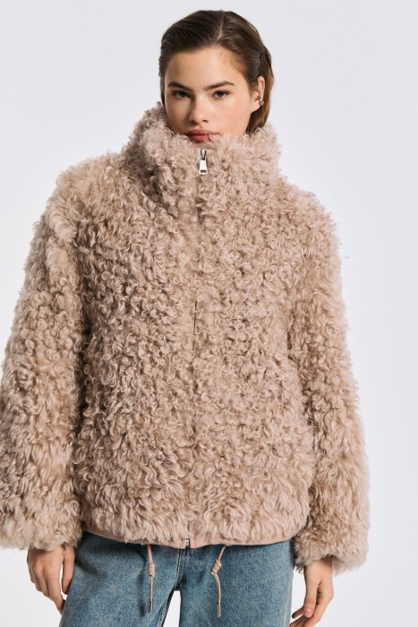 куртка из овчины от бренда снежная королева вид слева