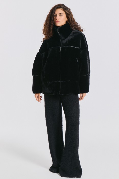 куртка из овчины от бренда снежная королева вид слева