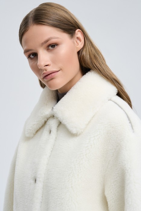 куртка из овечьей шерсти из россии вид сбоку