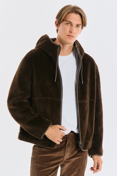 куртка из шерсти с капюшоном от бренда снежная королева вид слева