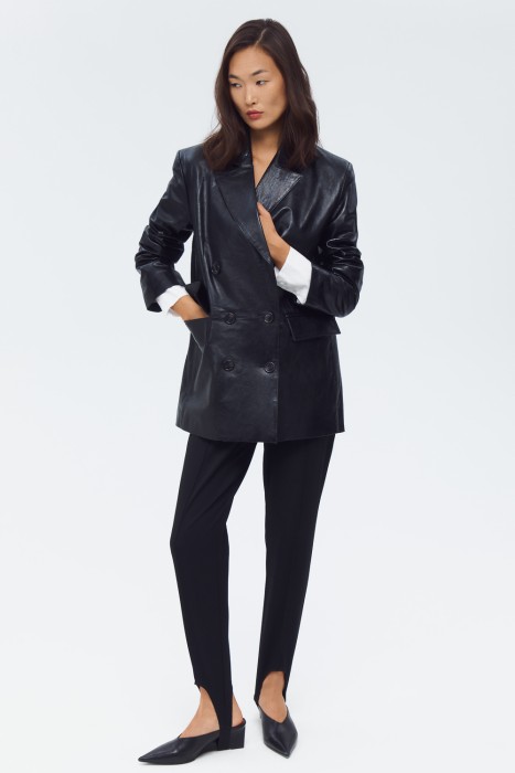 куртка-пиджак из натуральной кожи от бренда снежная королева вид слева