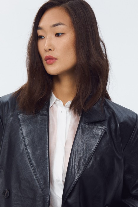 куртка-пиджак из натуральной кожи из россии вид сбоку