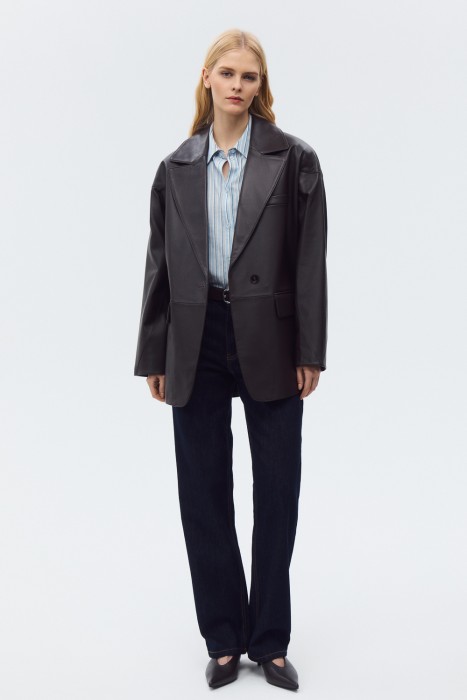 куртка-пиджак из натуральной кожи от бренда снежная королева вид слева