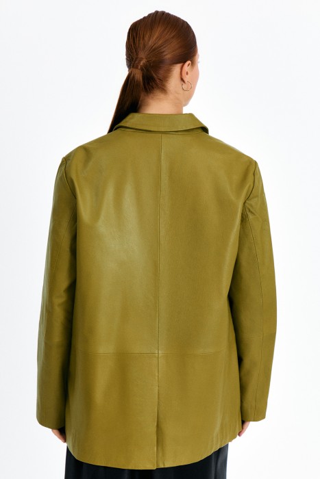 куртка-пиджак из натуральной кожи по цене 11690 руб вид справа