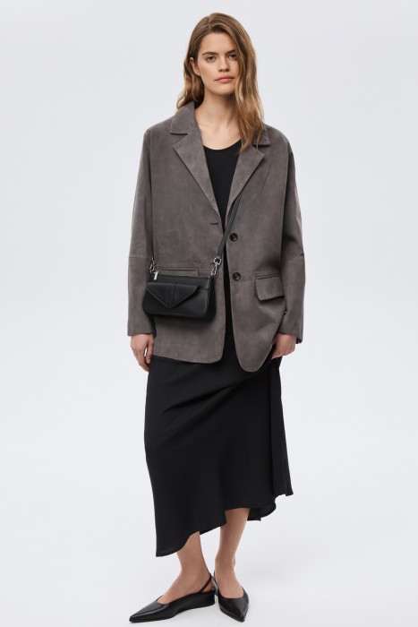 куртка-пиджак из натуральной замши по цене 20150 руб вид справа