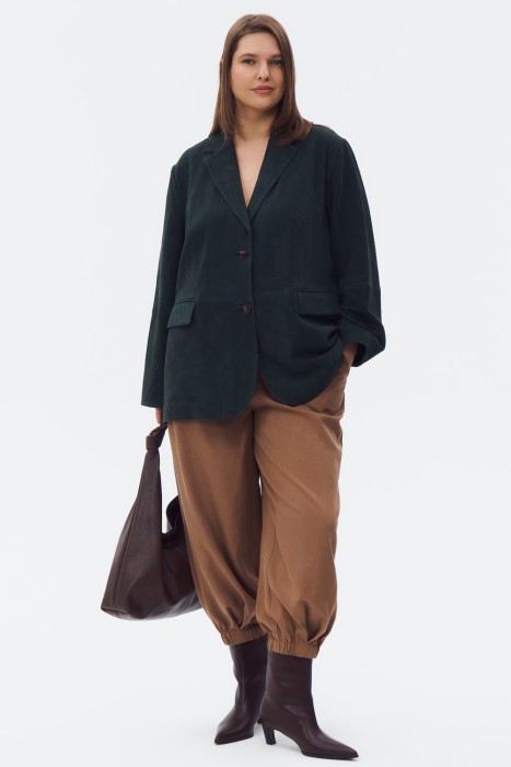 куртка-пиджак из натуральной замши по цене 20150 руб вид справа