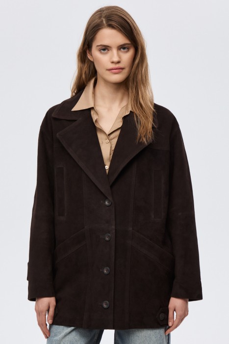 куртка-пиджак из натуральной замши от бренда снежная королева вид слева