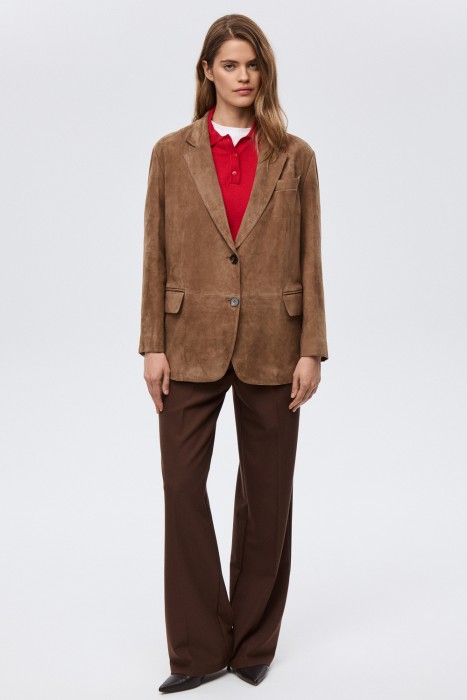 куртка-пиджак из натуральной замши от бренда снежная королева вид слева