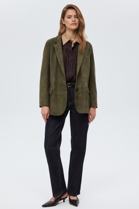 куртка-пиджак из натуральной замши от бренда снежная королева вид слева