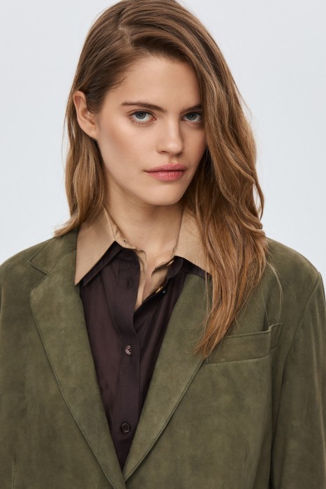 куртка-пиджак из натуральной замши из россии вид сбоку