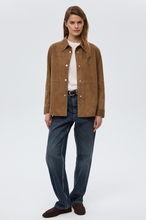 куртка-рубашка из натуральной замши от бренда снежная королева вид слева