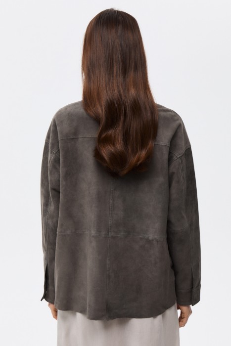 куртка-рубашка из натуральной замши по цене 17460 руб вид справа