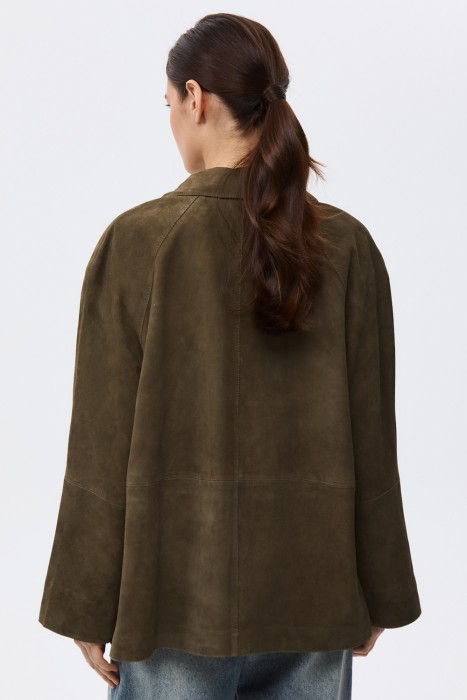 куртка-рубашка из натуральной замши по цене 21490 руб вид справа