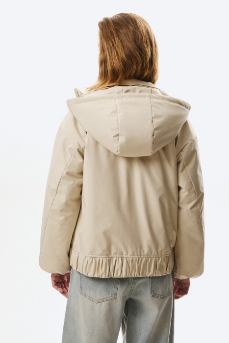 куртка с капюшоном по цене 6420 руб вид справа