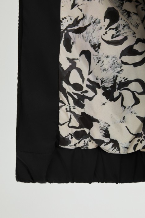 куртка с капюшоном из россии вид сбоку