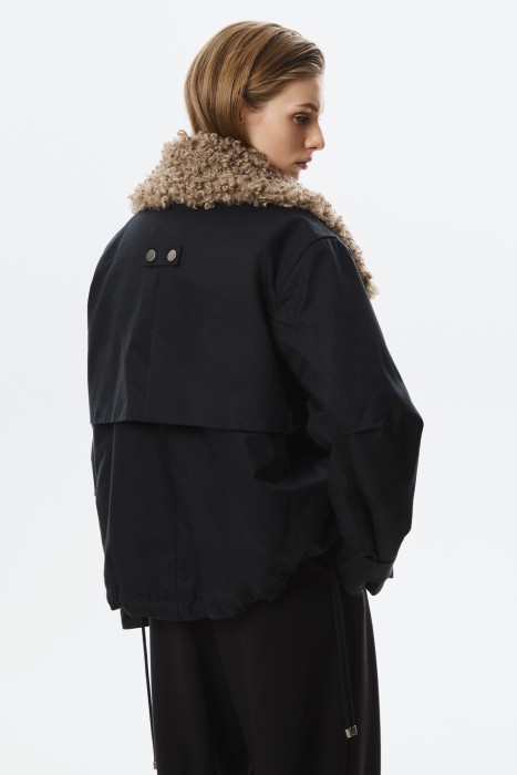 куртка с меховой отделкой по цене 10160 руб вид справа