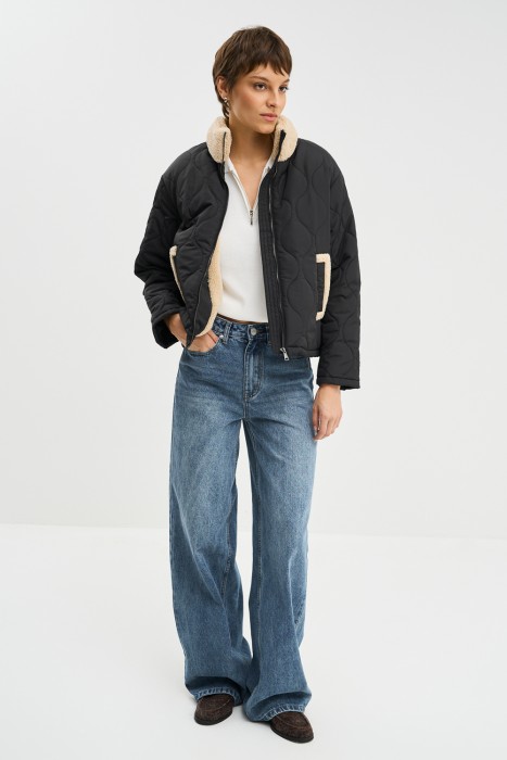 куртка с меховой отделкой из россии вид сбоку