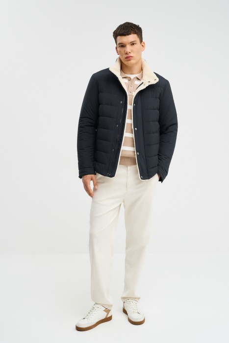 куртка с меховой отделкой из россии вид сбоку